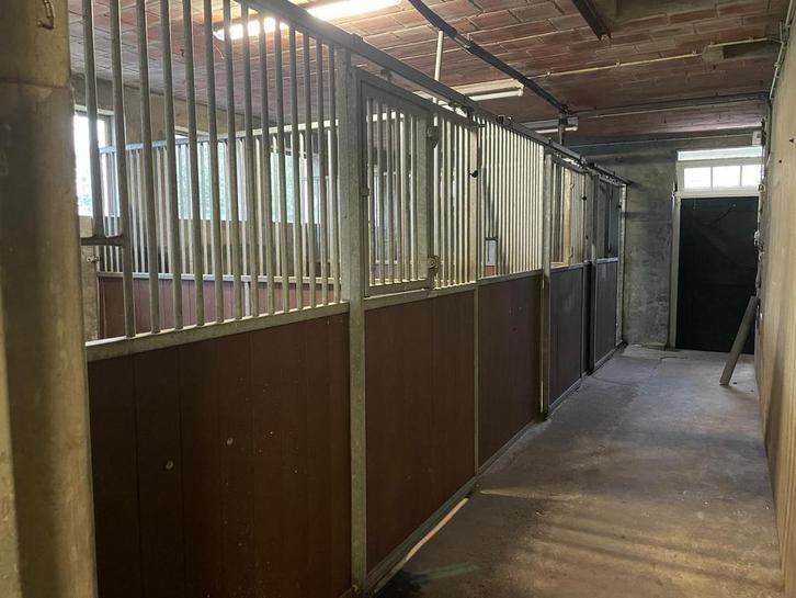 Stal wanden Stalinrichting paard/pony, 3 stallen goede staat, Dieren en Toebehoren, Stalling en Weidegang, Stalling, 2 of 3 paarden of pony's