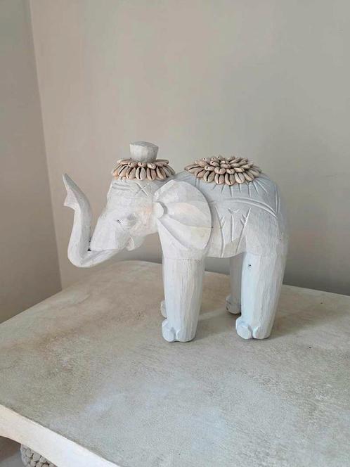 Houten witte olifant uit Bali 1, Antiek en Kunst, Kunst | Beelden en Houtsnijwerken, Ophalen of Verzenden