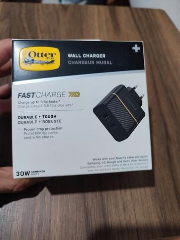 OTTERBOX EU Wall Charger 30W USB-C 18W + USB-A 12W