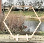 Trouwprieel, backdrop, bruiloft decoratie huren, hexagon, Hobby en Vrije tijd, Feestartikelen | Verhuur, Ophalen, Geboorte of Huwelijk