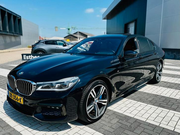 BMW 7-Serie 4.4 750I Xdrive AUT 2015 Zwart, Auto's, BMW, Particulier, 7-Serie, Benzine, D, Sedan, Automaat, Geïmporteerd, Zwart