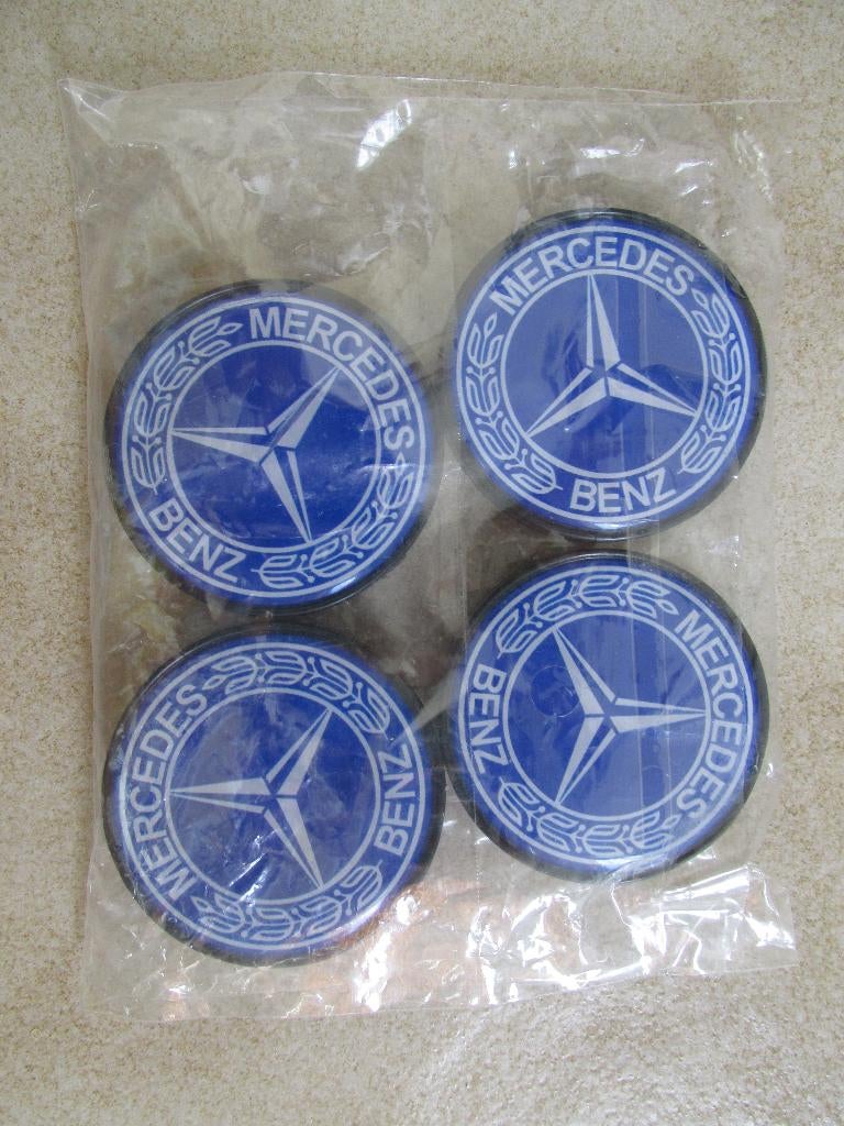 Mercedes Benz 4 nieuwe blauwe wielnaaf doppen ca. 5,5 cm., Ophalen of Verzenden, Nieuw