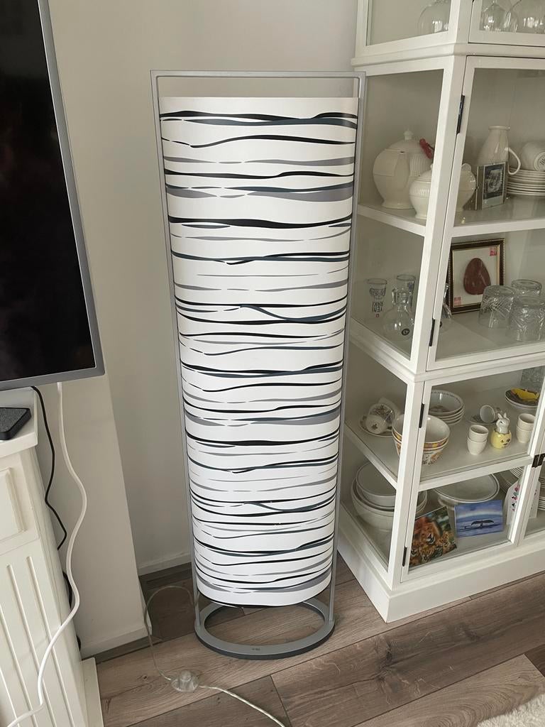 Stijlvolle Vloerlamp met Design Print, Ophalen, Zo goed als nieuw, Metaal, 100 tot 150 cm