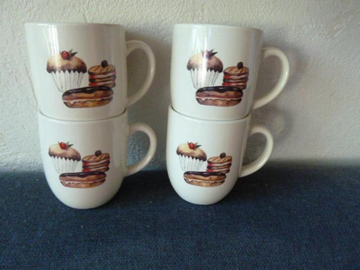 Jet - Cake my day - Mokken + Petit Foure schaaltjes, Huis en Inrichting, Keuken | Servies, Zo goed als nieuw, Kop(pen) en/of Schotel(s)