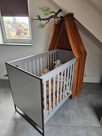 Complete babykamer beschikbaar voor biedingen