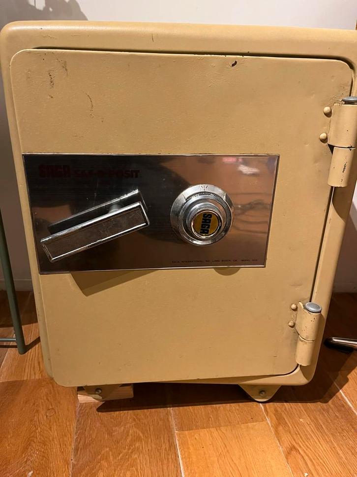 Antieke Saga Kluis met Draaiknop, Huis en Inrichting, Brandblussers en Brandkasten, Gebruikt, Brandkast, Ophalen