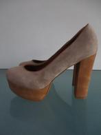 GRATIS VERZENDEN | NIEUWE beige pumps 38, Kleding | Dames, Schoenen, Verzenden, Beige, Nieuw, Schoenen met hoge hakken
