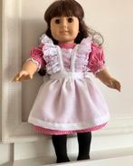 Tweedelig setje : Samantha’s ‘Peppermint Pinafore dress’, Verzamelen, Poppen, Ophalen of Verzenden, Nieuw, Kleertjes