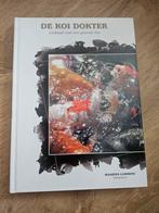 De Koi Dokter - Maarten Lammens, hardcover, isbn 9080856615, Ophalen of Verzenden, Gelezen, Natuur algemeen, Maarten Lammens
