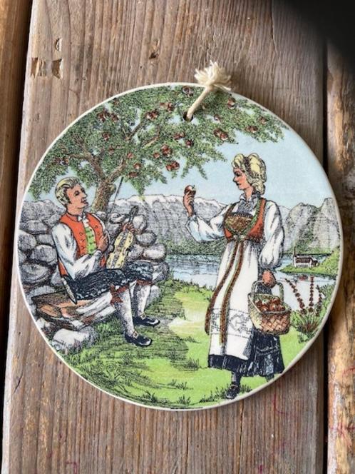 Vintage bord noorwegen. Bunader hardanger. Jonas hinna., Antiek en Kunst, Antiek | Wandborden en Tegels, Ophalen