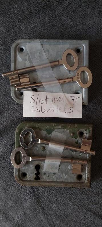 Poort slot met 2 sleutels beschikbaar voor biedingen