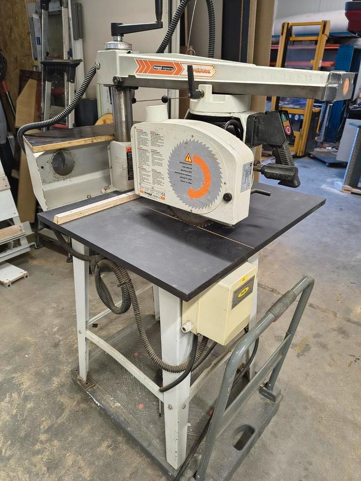 Maggi Radiaalzaag 380V - Bouwjaar 2008, Doe-het-zelf en Verbouw, Gereedschap | Zaagmachines, Gebruikt, Cirkelzaag, 1200 watt of meer