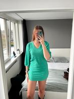 Trendy Groene Jurk met V-hals en Driekwart Pofmouwen, Maat 38/40 (M), Ophalen of Verzenden, Zo goed als nieuw, C&A