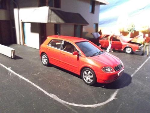 1/43 2000 Toyota Corolla E12/E13 5-deurs - J-Collection, Hobby en Vrije tijd, Modelauto's | 1:43, Zo goed als nieuw, Auto, Overige merken