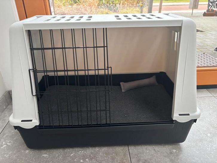 Luxe Ferplast Atlas Bench met orthopedisch matras op maat!, Dieren en Toebehoren, Hondenbenches, Zo goed als nieuw, Ophalen