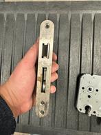 2x AXA 2007 SKG Keuring Kast 120 Plaat 175, Doe-het-zelf en Verbouw, Hang- en Sluitwerk, Ophalen, Gebruikt, IJzer, Slot