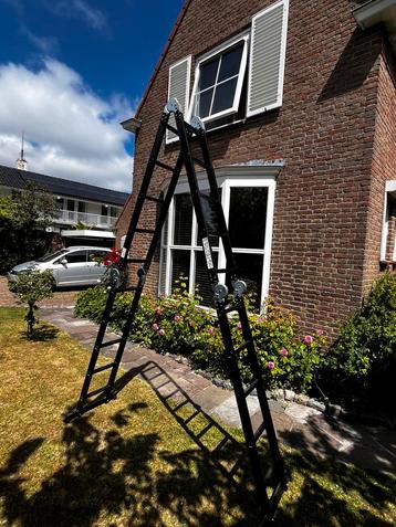 Aldorr vouwladder, 4 x 6 treden. Handig, met steigerplateau beschikbaar voor biedingen