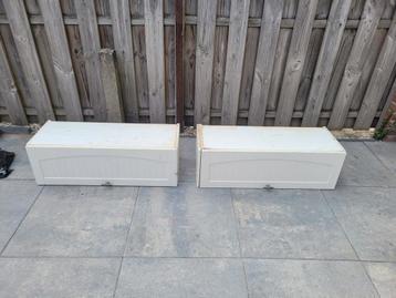 2 keukenkasten gratis afcte halen