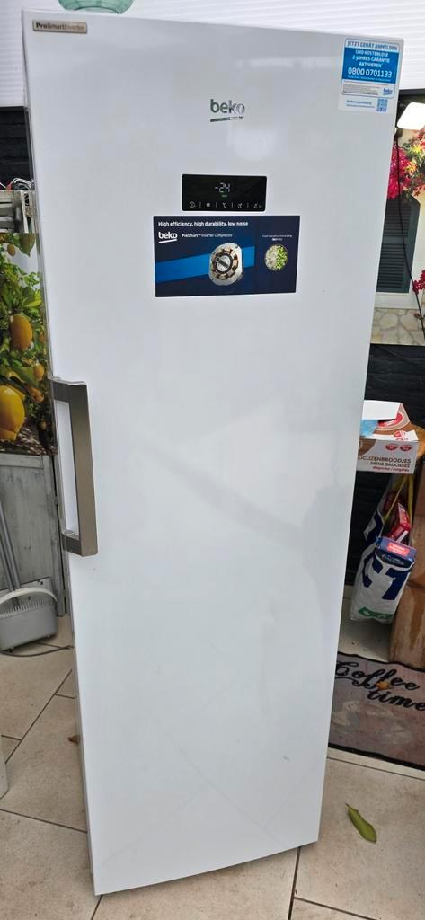 Beko Vrieskast -No Frost  8 Laden - met ijsblokjes, Witgoed en Apparatuur, Vriezers en Diepvrieskisten, Zo goed als nieuw, Vrijstaand