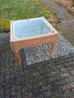 Tafel / bijzettafel van rotan met glasplaat, Huis en Inrichting, Minder dan 55 cm, Gebruikt, Rond, Ophalen