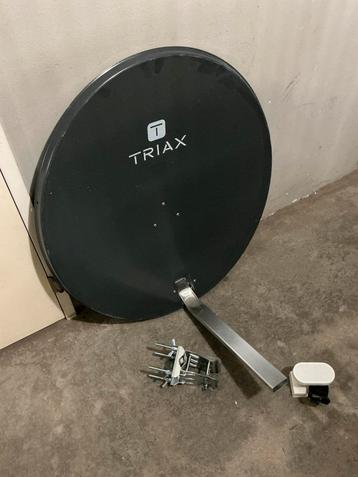 Merk:TRIAX Schotel 90 cm inclusief dubbele kop. beschikbaar voor biedingen