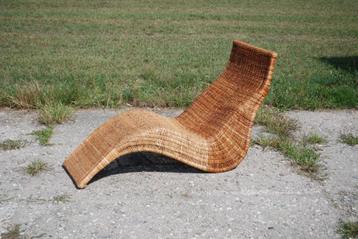 Rotan ligbed beschikbaar voor biedingen