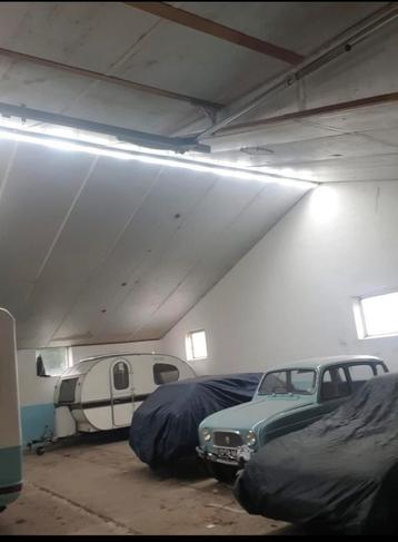 Oldtimer stalling beschikbaar voor biedingen