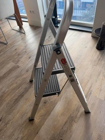 Altrex Trapje - 2 Treden - Zo Goed Als Nieuw beschikbaar voor biedingen