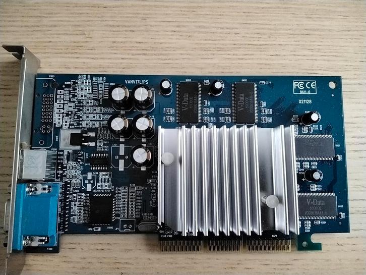 AGP videokaart van XFX met Nvidia GeForce4 MX400SE chip, Computers en Software, Vintage Computers, Ophalen of Verzenden