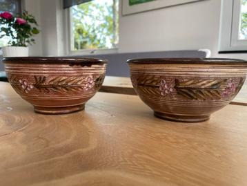 Vintage Keramieken Kommen met Bloemmotief - Set van 2 beschikbaar voor biedingen