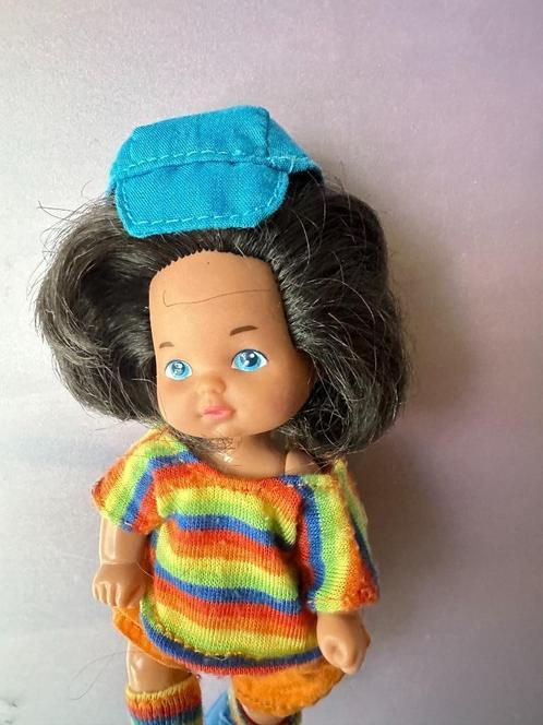 Barbie Li'l Friends Soccer Player uit 1993, Verzamelen, Poppen, Zo goed als nieuw, Fashion Doll, Ophalen of Verzenden