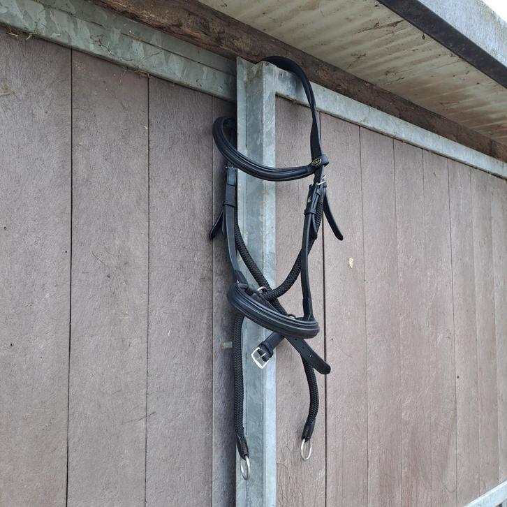 F.R.A bitloos hoofdstel kaakgekruisd full zwart, Dieren en Toebehoren, Paarden en Pony's | Hoofdstellen en Tuigage, Zo goed als nieuw