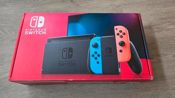 Nintendo Switch met doos, Spelcomputers en Games, Games | Nintendo Switch, Gebruikt, Overige genres, 3 spelers of meer, Vanaf 7 jaar