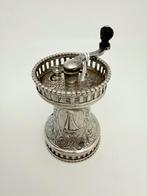 Antiek Hollandse pepermolen. Werkt goed., Antiek en Kunst, Verzenden, Zilver