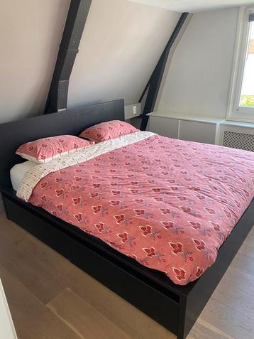 Full ikea bed setup (mattress, bed base, sheets)