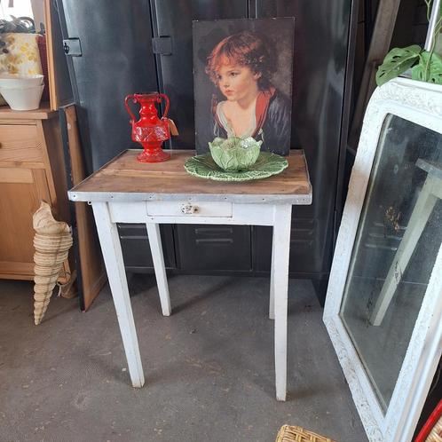 Frans brocante tafeltje, Antiek en Kunst, Curiosa en Brocante, Ophalen