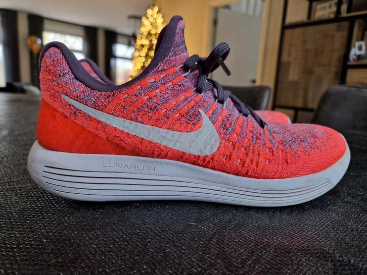 Nike schoenen ZGAN!, Sport en Fitness, Loopsport en Atletiek, Zo goed als nieuw, Hardloopschoenen, Nike, Ophalen of Verzenden
