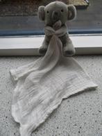 Koala koalabeer beertje met wit knuffeldoekje van Unicef, Ophalen of Verzenden, Zo goed als nieuw, Beer