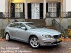 Volvo V60 2.4 D6 AWD Plug-In Hybrid Summum Automaat Leder Na, Auto's, Volvo, Automaat, Vierwielaandrijving, 11 kWh, USB