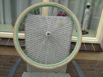 voorwiel 28 inch beschikbaar voor biedingen