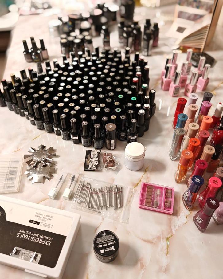 Grote partij Gellak, Nagellak, Nagelspoelen Salonopruiming, Sieraden, Tassen en Uiterlijk, Uiterlijk | Cosmetica en Make-up, Gebruikt