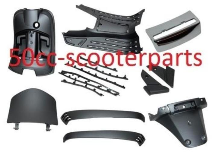 Kappenset  Lx Grijs Titanio 742 B Piaggio Orig 1R000094, Motoren, Tuning en Styling, Ophalen of Verzenden