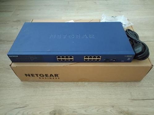 GS716Tv1 — 16-poorts Gigabit Ethernet Smart Switch met 2 SFP, Computers en Software, Netwerk switches, Gebruikt, Ophalen of Verzenden