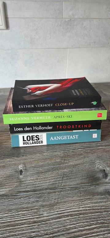 Boekenstapel: Verhoef, Vermeer, den Hollander beschikbaar voor biedingen