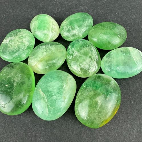 Groene Fluoriet trommelsteen uit Madagaskar, Verzamelen, Mineralen en Fossielen, Mineraal, Ophalen of Verzenden