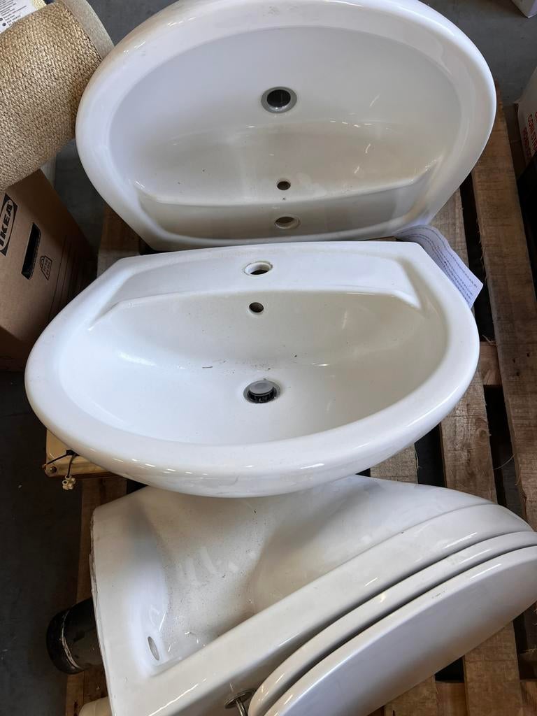 Twee wastafels en hang toilet TEAB, Minder dan 50 cm, Overige typen, Zo goed als nieuw, Minder dan 100 cm