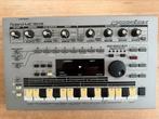 Roland MC-303 Groovebox drumcomputer, Muziek en Instrumenten, Ophalen of Verzenden, Gebruikt, Roland