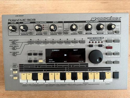 Roland MC-303 Groovebox drumcomputer, Muziek en Instrumenten, Drumcomputers, Gebruikt, Roland, Ophalen of Verzenden
