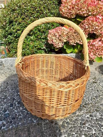 Boodschappenmandje: Gevlochten onbewerkt- natuurlijk riet beschikbaar voor biedingen