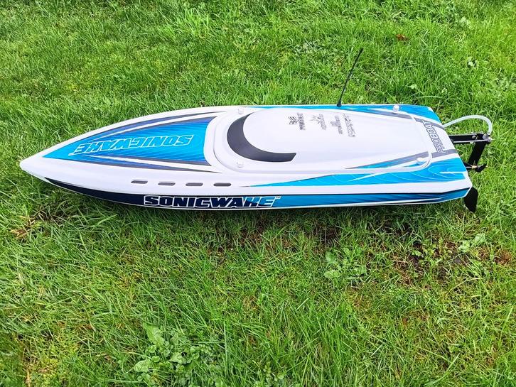 Als nieuw Sonicwake powerboat, kunt compleet varend, Hobby en Vrije tijd, Modelbouw | Boten en Schepen, Zo goed als nieuw, Overige merken
